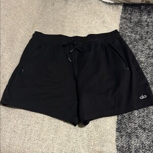 ALO Yoga Men's Black Athletic Drawstring Shorts